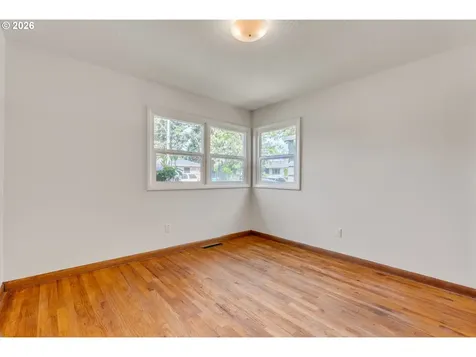 4214 SE 91st Avenue Portland OR 97266
