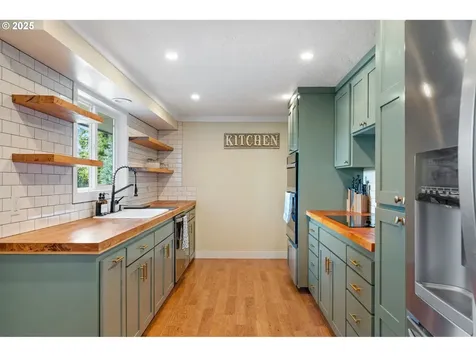 1035 S 11th Street Cottage Grove OR 97424