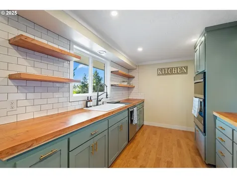1035 S 11th Street Cottage Grove OR 97424