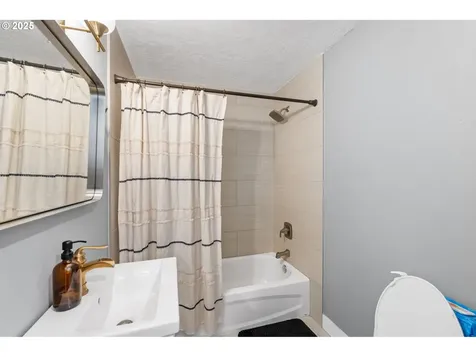 1035 S 11th Street Cottage Grove OR 97424