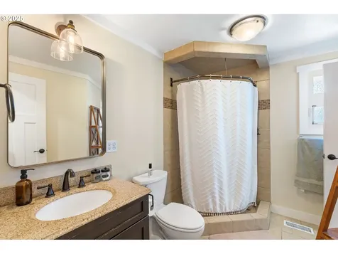 1035 S 11th Street Cottage Grove OR 97424