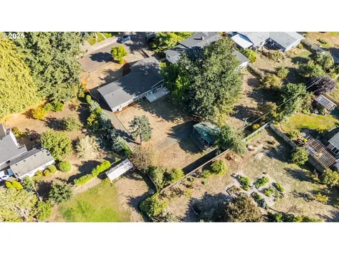 1035 S 11th Street Cottage Grove OR 97424