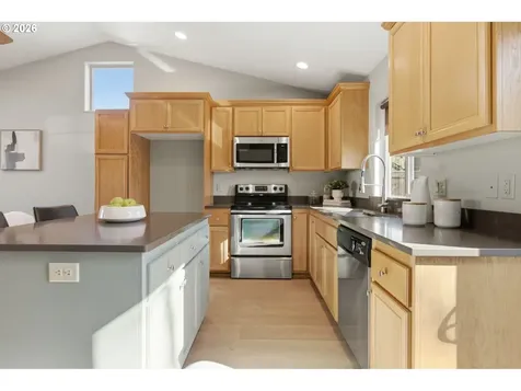 595 Raber Road Eugene OR 97402