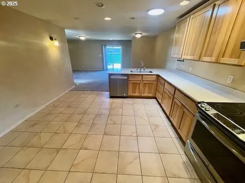 954 Noble Avenue Coos Bay OR 97420