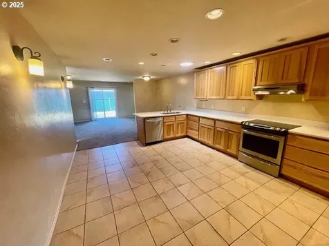 954 Noble Avenue Coos Bay OR 97420
