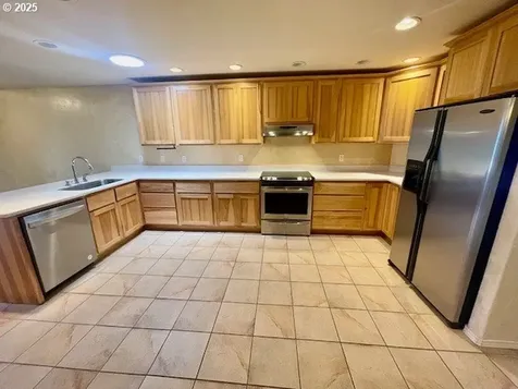 954 Noble Avenue Coos Bay OR 97420