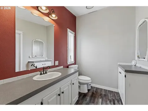 20905 NE Fulquartz Landing Road Dundee OR 97115