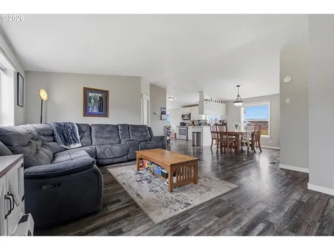 20905 NE Fulquartz Landing Road Dundee OR 97115
