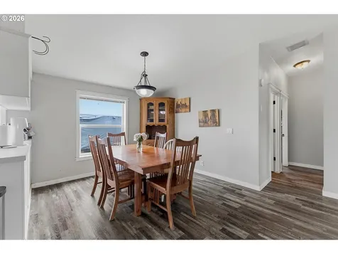20905 NE Fulquartz Landing Road Dundee OR 97115