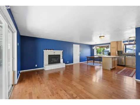 1233 Kenray Loop Springfield OR 97477
