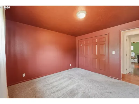 1233 Kenray Loop Springfield OR 97477