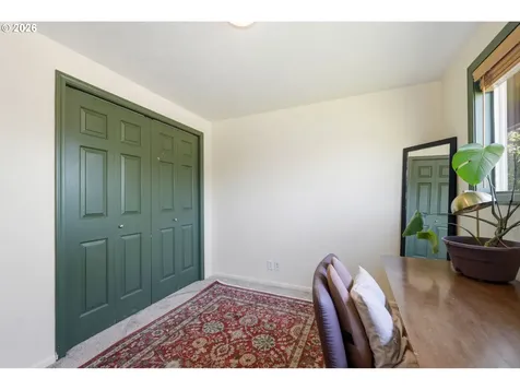 1233 Kenray Loop Springfield OR 97477