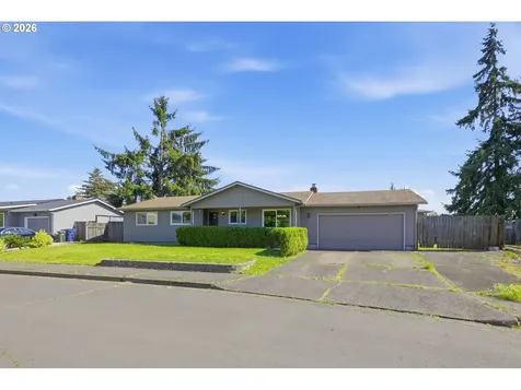 1233 Kenray Loop Springfield OR 97477