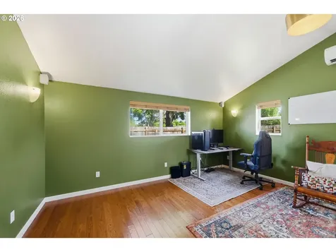 1233 Kenray Loop Springfield OR 97477