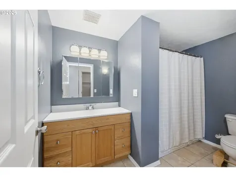1233 Kenray Loop Springfield OR 97477