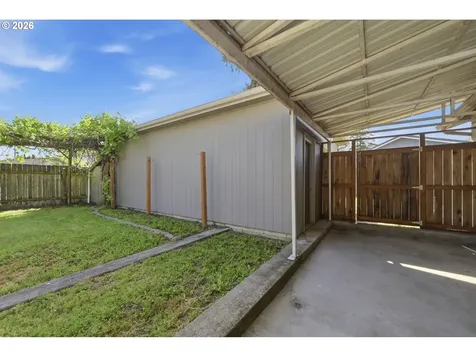 1233 Kenray Loop Springfield OR 97477