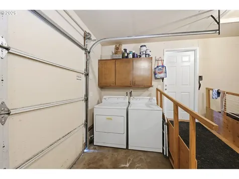 1233 Kenray Loop Springfield OR 97477
