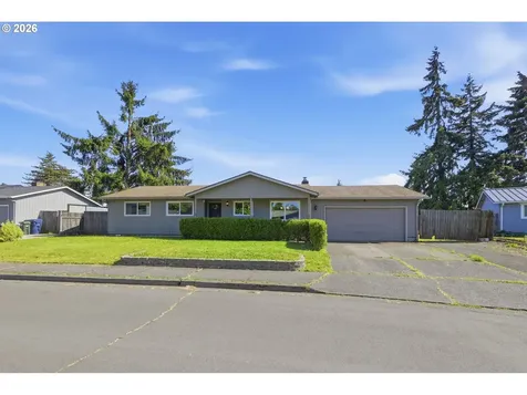 1233 Kenray Loop Springfield OR 97477
