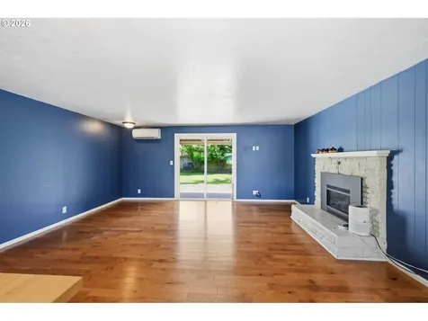 1233 Kenray Loop Springfield OR 97477