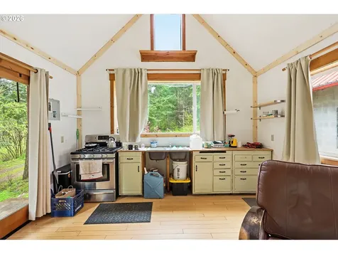 565 Canyon Road Lyle WA 98635