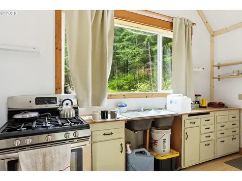 565 Canyon Road Lyle WA 98635