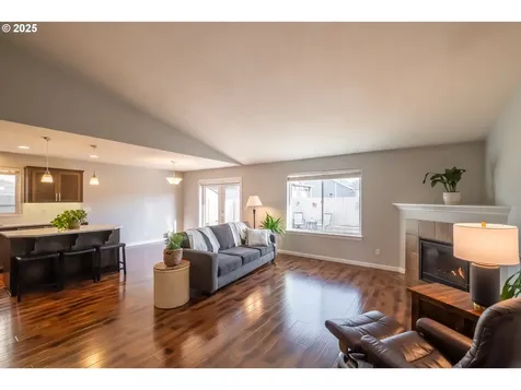 74 Camellia Drive Lebanon OR 97355