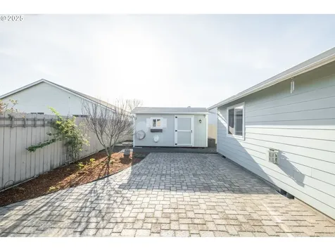 74 Camellia Drive Lebanon OR 97355