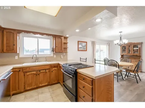 4720 Dalke Court NE Salem OR 97305