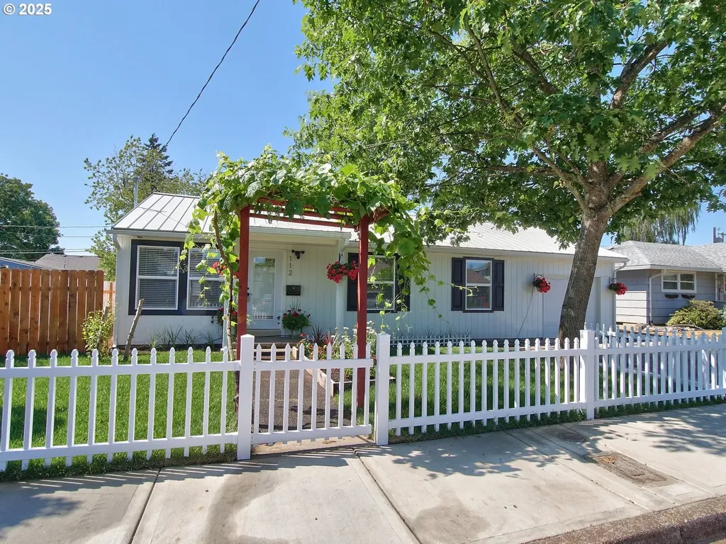 112 NW 17th Street Mcminnville OR 97128