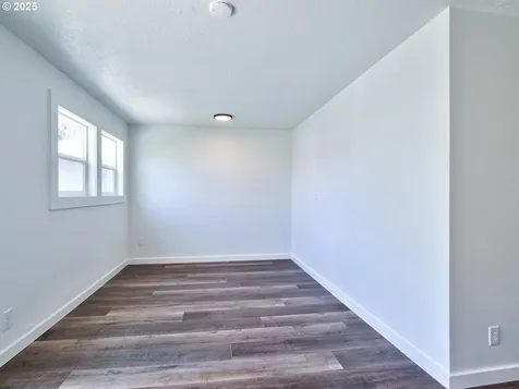 112 NW 17th Street Mcminnville OR 97128