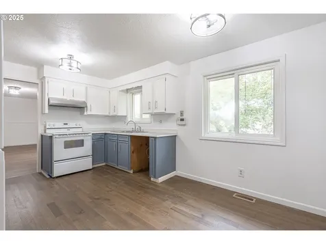 4505 42nd Avenue NE Salem OR 97305