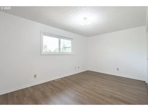 4505 42nd Avenue NE Salem OR 97305