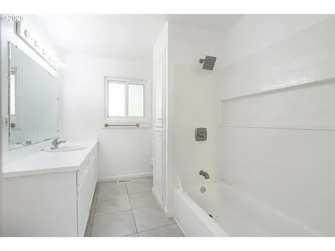 4505 42nd Avenue NE Salem OR 97305