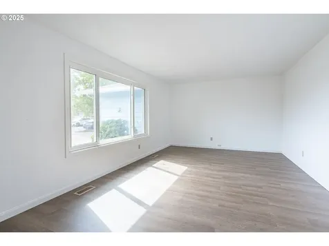 4505 42nd Avenue NE Salem OR 97305