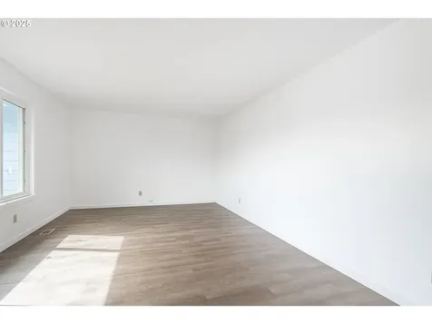 4505 42nd Avenue NE Salem OR 97305