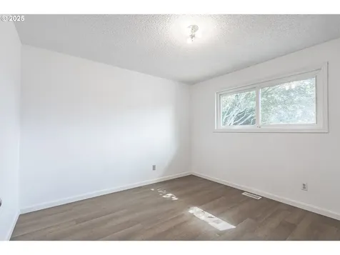 4505 42nd Avenue NE Salem OR 97305