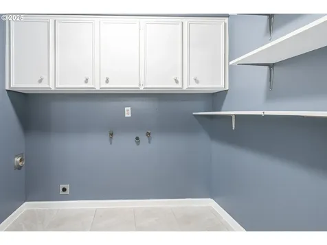 4505 42nd Avenue NE Salem OR 97305