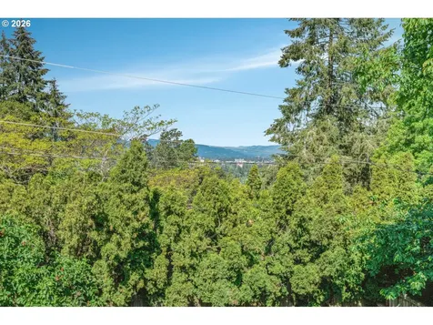 2225 W 28th Avenue Eugene OR 97405