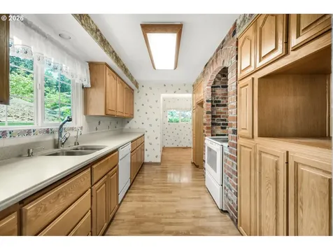 2225 W 28th Avenue Eugene OR 97405