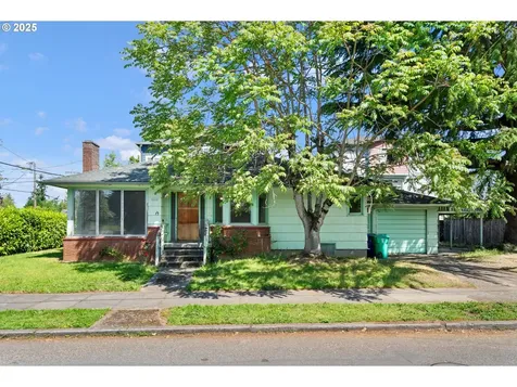5205 SE Gladstone Street Portland OR 97206