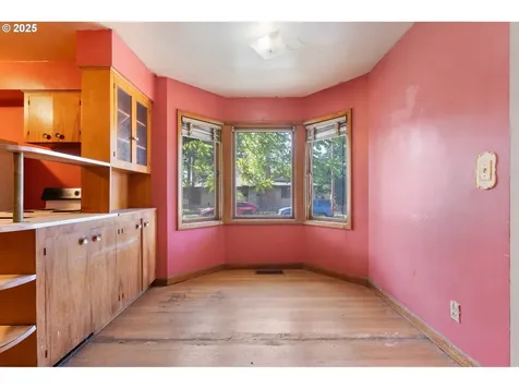 5205 SE Gladstone Street Portland OR 97206