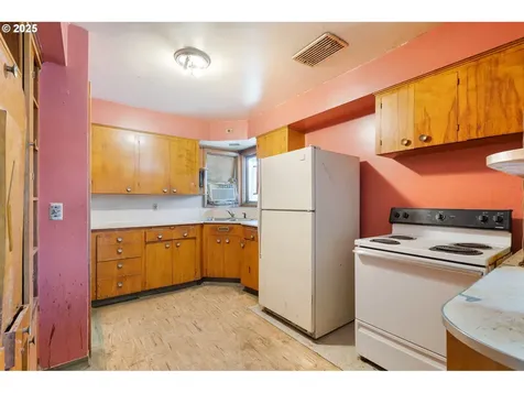 5205 SE Gladstone Street Portland OR 97206