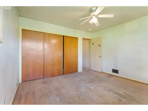 5205 SE Gladstone Street Portland OR 97206