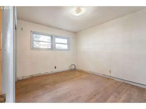 5205 SE Gladstone Street Portland OR 97206