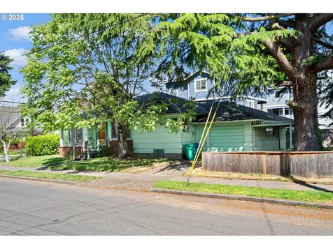 5205 SE Gladstone Street Portland OR 97206
