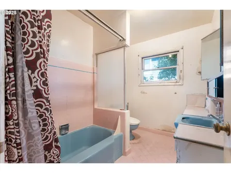 5205 SE Gladstone Street Portland OR 97206
