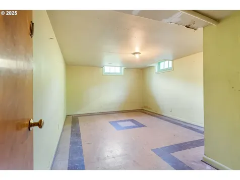 5205 SE Gladstone Street Portland OR 97206