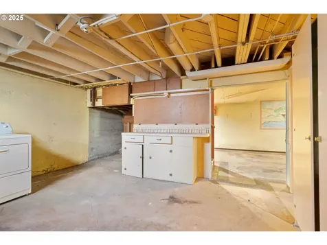 5205 SE Gladstone Street Portland OR 97206