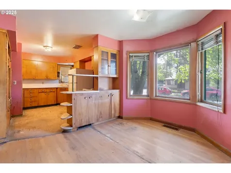 5205 SE Gladstone Street Portland OR 97206