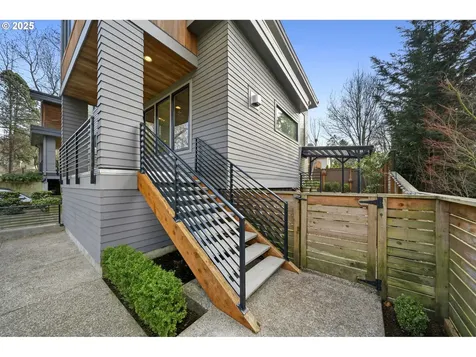 3970 SE Reedway Street Portland OR 97202